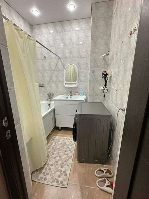 Продам квартиру в 10мкрн 25 доме