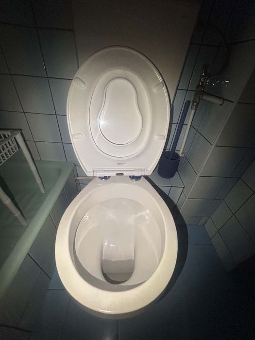Vand 2 wc-uri complecte
