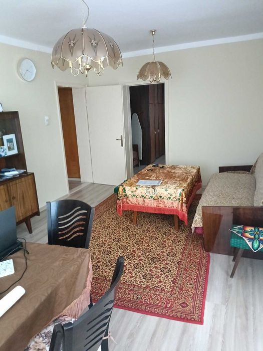 284-Продава се етаж от къща с гараж в с. Стражец