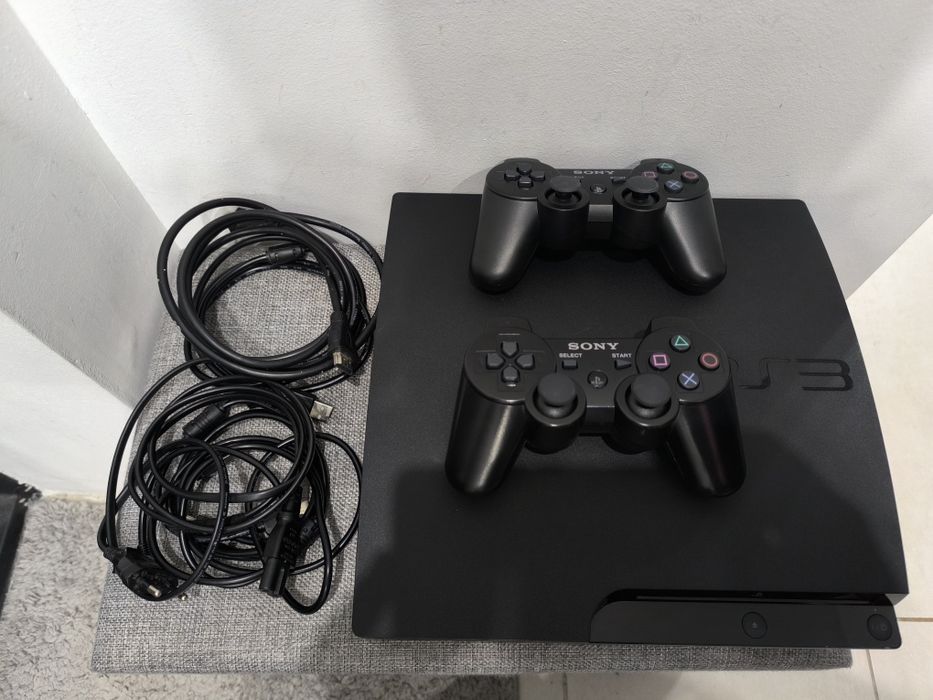 PlayStation 3 с 2 контролера +19игри