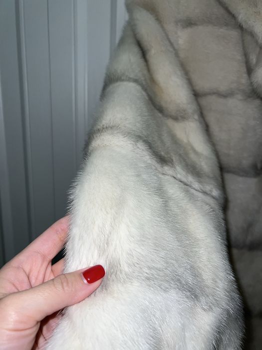 Шуба  норковая.