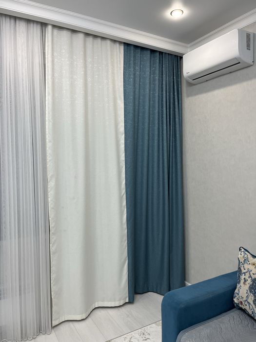 Диван угловой трехметровый со шторами