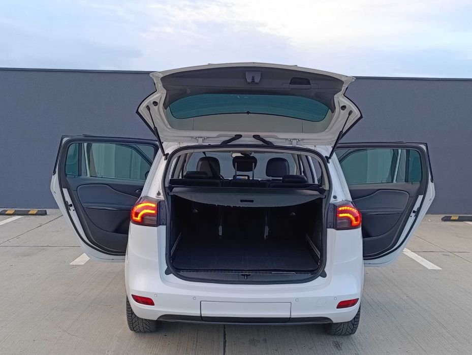 Opel Zafira Tourer 2013