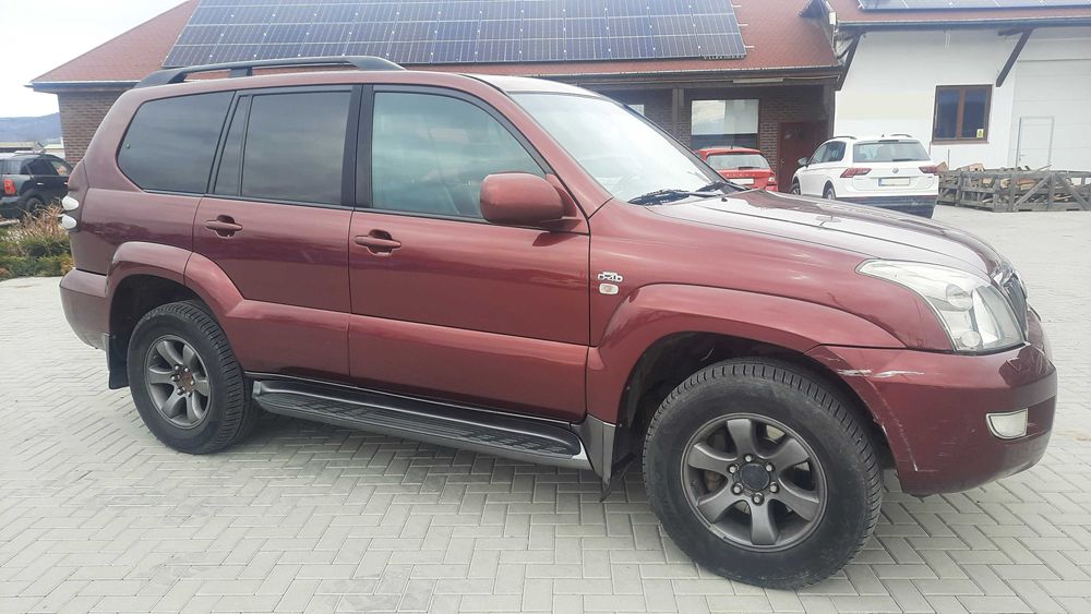 Toyota Land Cruiser 3.0 D-4D – 4x4 – 8 locuri – 2007