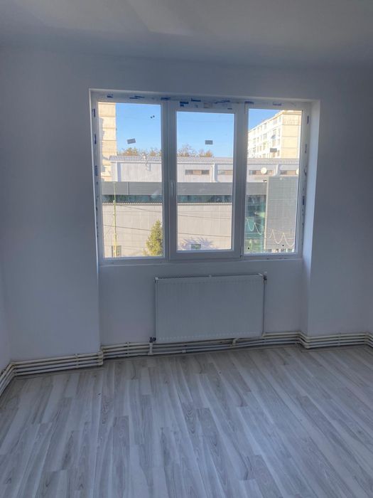Vand Apartament 3 Camere Central