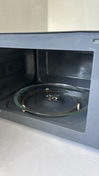 Продам микроволновку Media