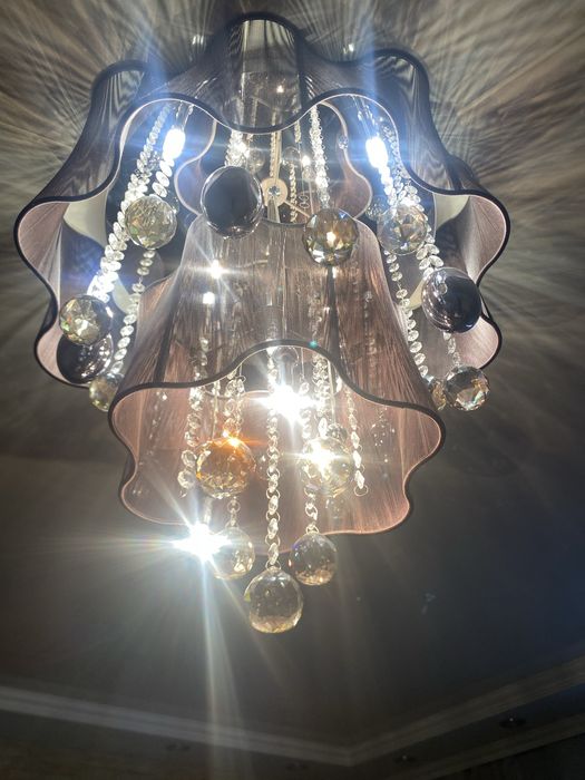 Продам люстру в хорошем состоянии