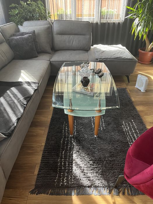 Холна маса с дървени крака