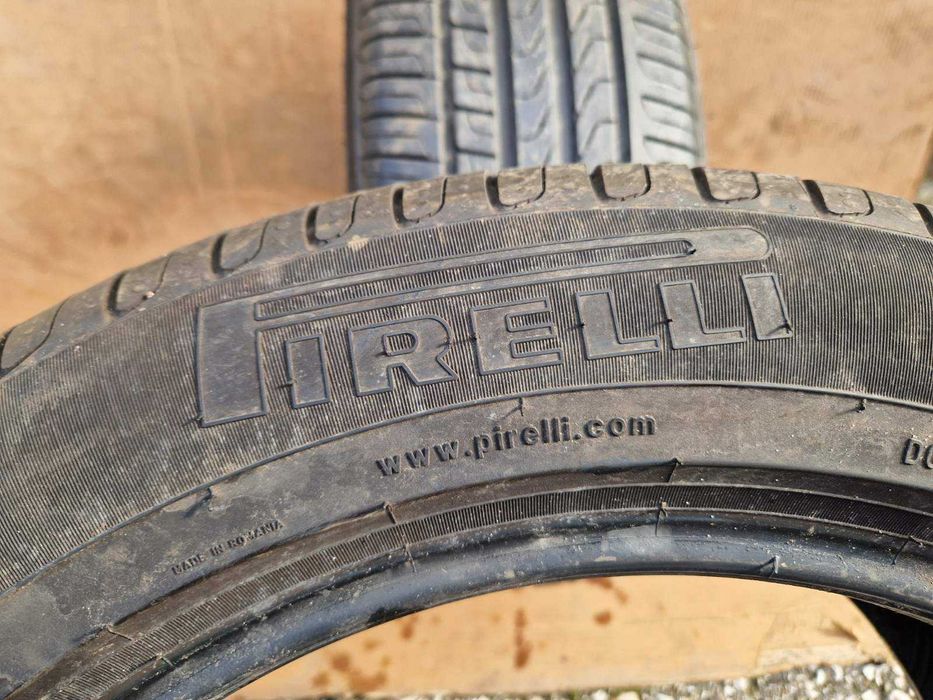 2 Pirelli R19 235/55 Летни гуми  DOT2221