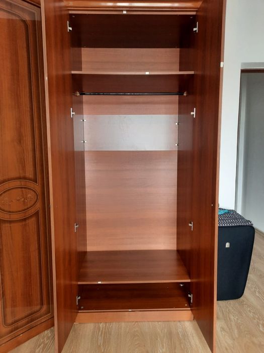 Срочно продам 2 шкафа вместе