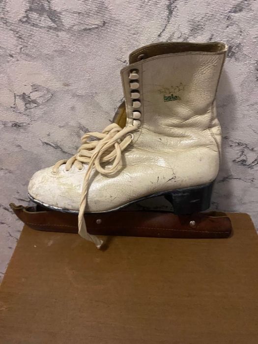 Фигурные коньки Размер 37 б/у цена 3000т