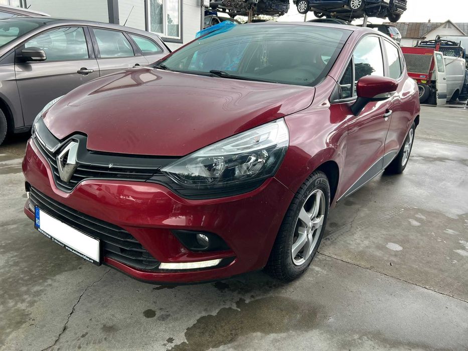 Renault Clio 4 facelift 2019 Avariat 0.9 tce 106.000 km aer conditionat bose usor avariat deplasabil