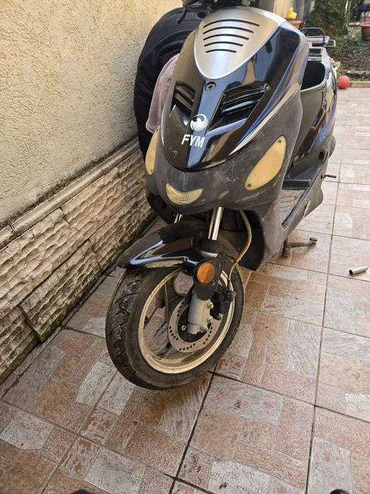 Скутер 50 кубика със регистрация