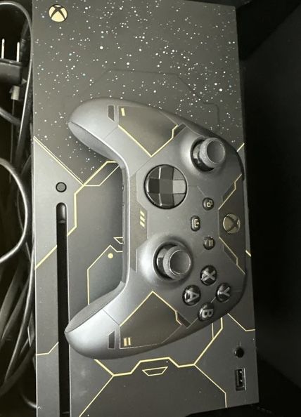 Всичко от снимките налично + игри