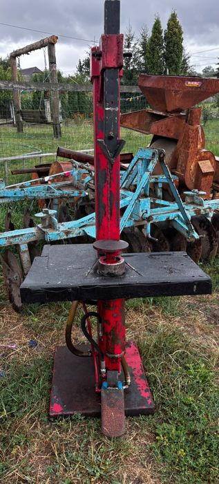Crapatoare de lemne dupa tractor