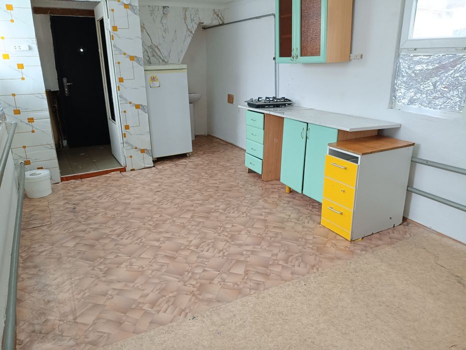 Шағын 2 этажы 2 бөлмелі жер үй