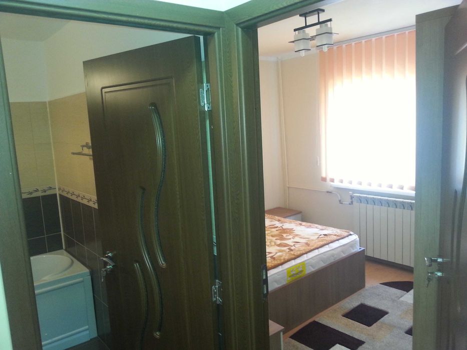 Inchiriez 2 camere in Zamca complet mobilat-utilat