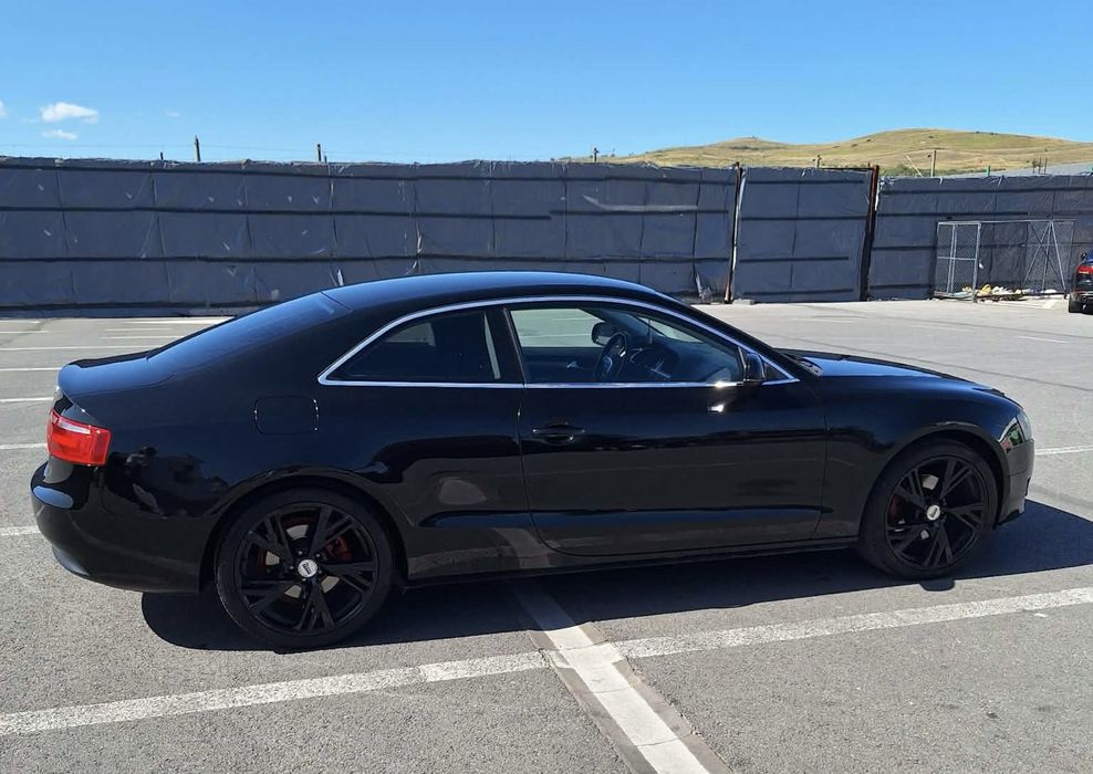 Audi a5 2.0 Tdi An 2012 masina merge si arata foarte bine