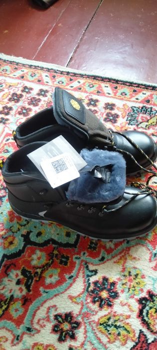 Продам обувь 42 размер новая