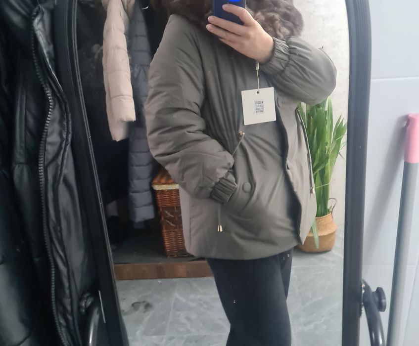 Продам куртку Мах Mara 52 размер