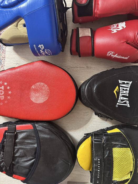 Перчатки лапа для бокса