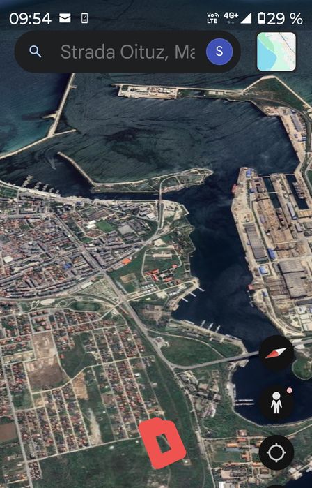 Teren intravilan deschidere la 3 strazi