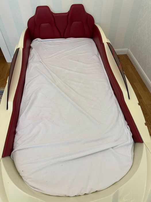 Cilek машина-кровать продаем