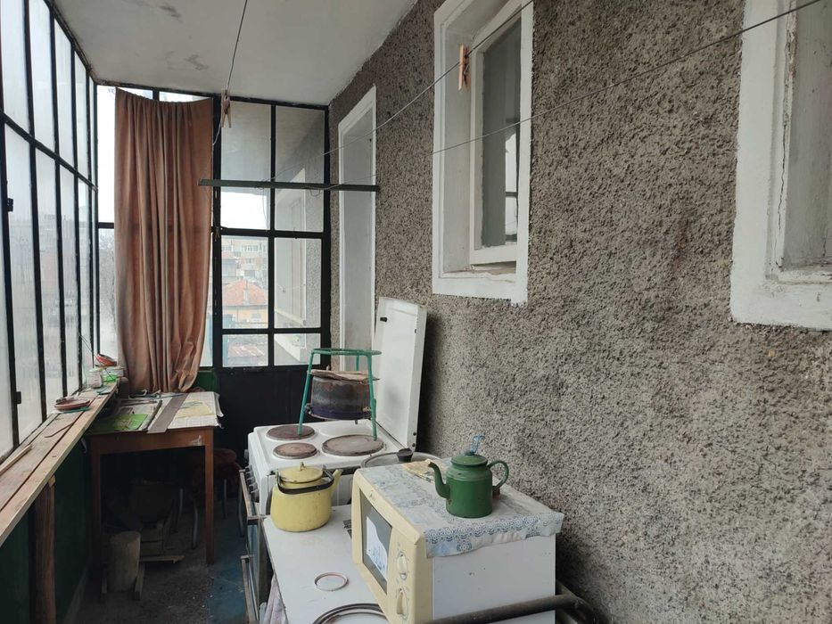 Продава се Четиристаен апартамент в Търговище, Център - 135 кв.м за 714 €/кв.м - Снимка #4