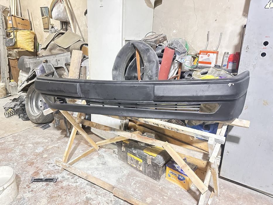 Продам передний бампер на мерс w124