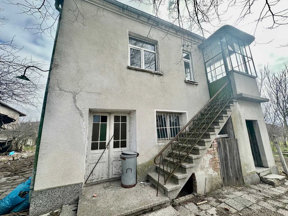 Къща за продажба в село Черни връх