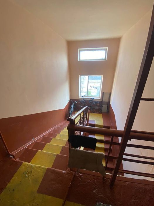 Продам квартиру 2→3 комнаты, центр Бекабада, документы готов, торг ест