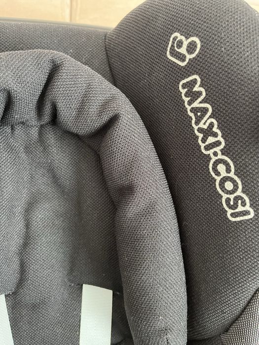 Maxi-Cosi CabrioFix + ISOFIX база EasyFix кошче за новородено– много запазено
