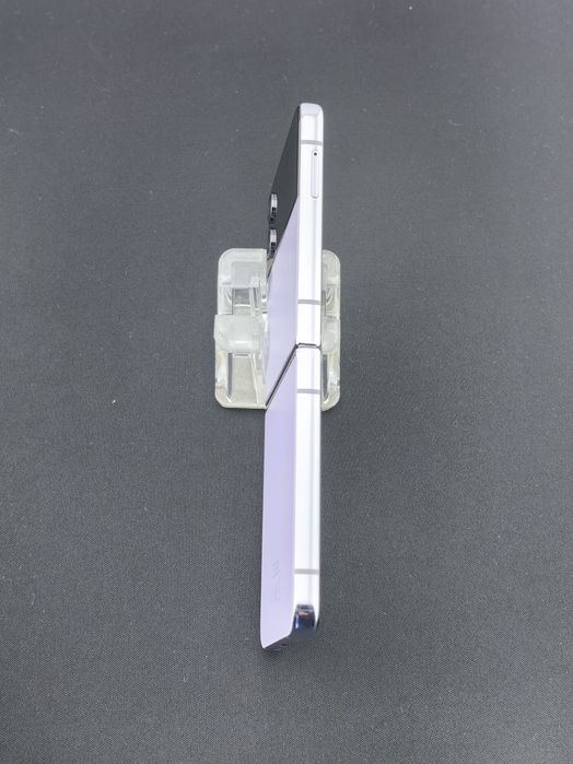 Samsung Galaxy Z Flip4  128 GB ID-cvp192