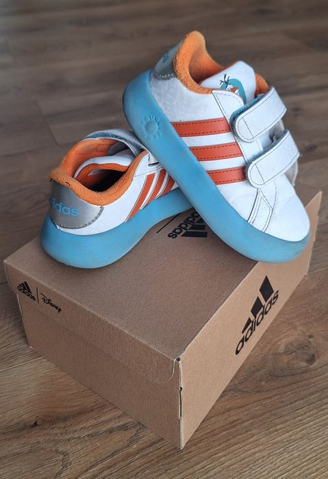 Adidas disney numar 26