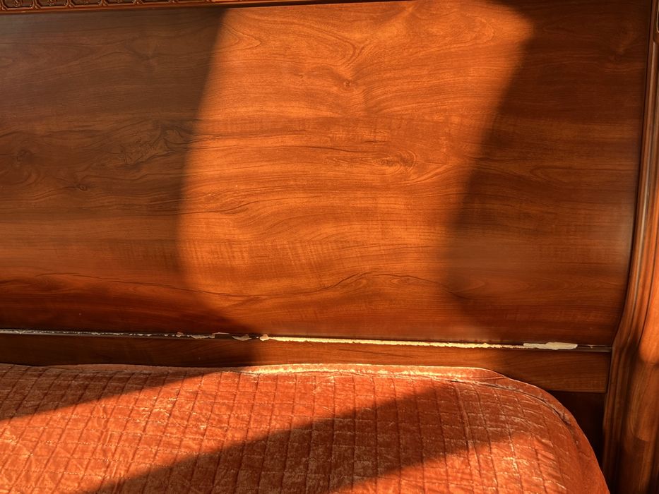 Продам б/у кровать из дерева