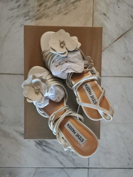Елегантни нови обувки Steve Madden