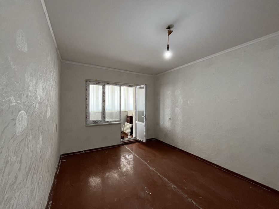 Фрунза массив Масква магазин яқинида 2 хона хонадон сотилади