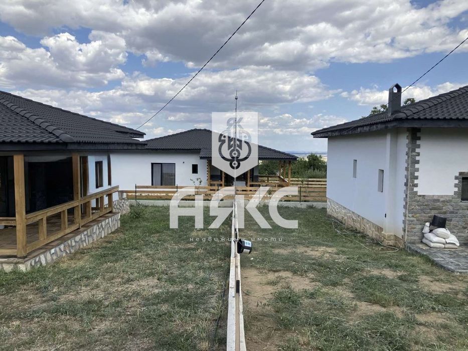 Продава се Къща в с. Симеоновец, Област Пазарджик - 120 кв.м за 617 €/кв.м - Снимка #8