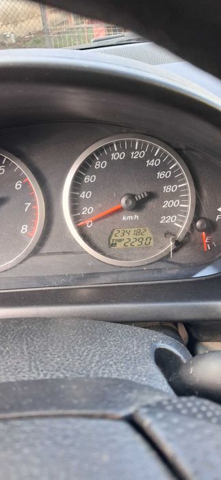 Vand Mazda 2 in stare buna