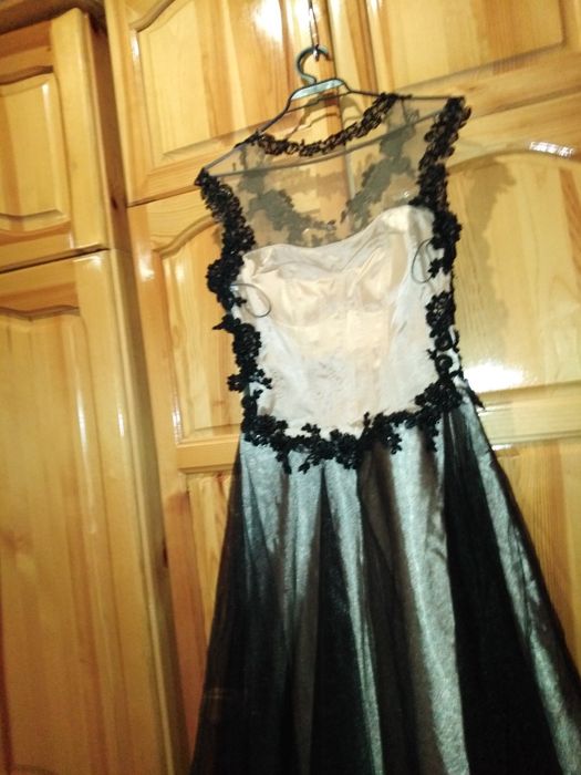 Стилна бална рокля