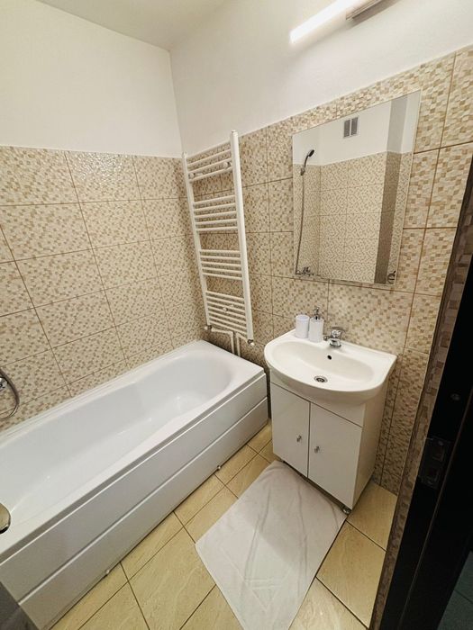 Ap o Camera Vând / Închiriez 350€ Lună