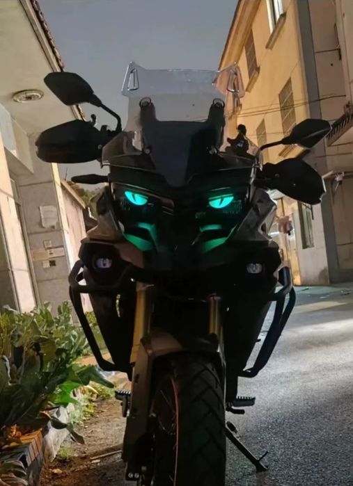 Глазки для мотоцикл