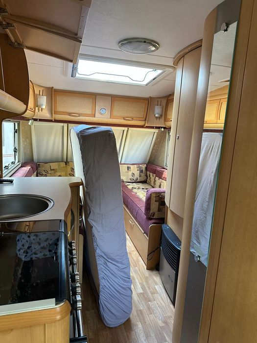 Rulota de inchirat pt 5 persoane ( pat 2 persoane + pat de 3 persoane)