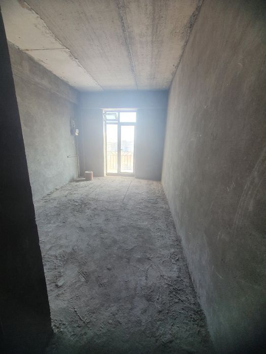 Dom sotiladi 1 xona 43 kv xasanboy posttan 700 metr (Kadastrlari bor)