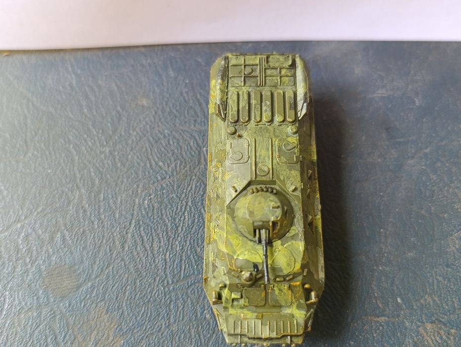 БТР -80 модель  1/100 масштабе