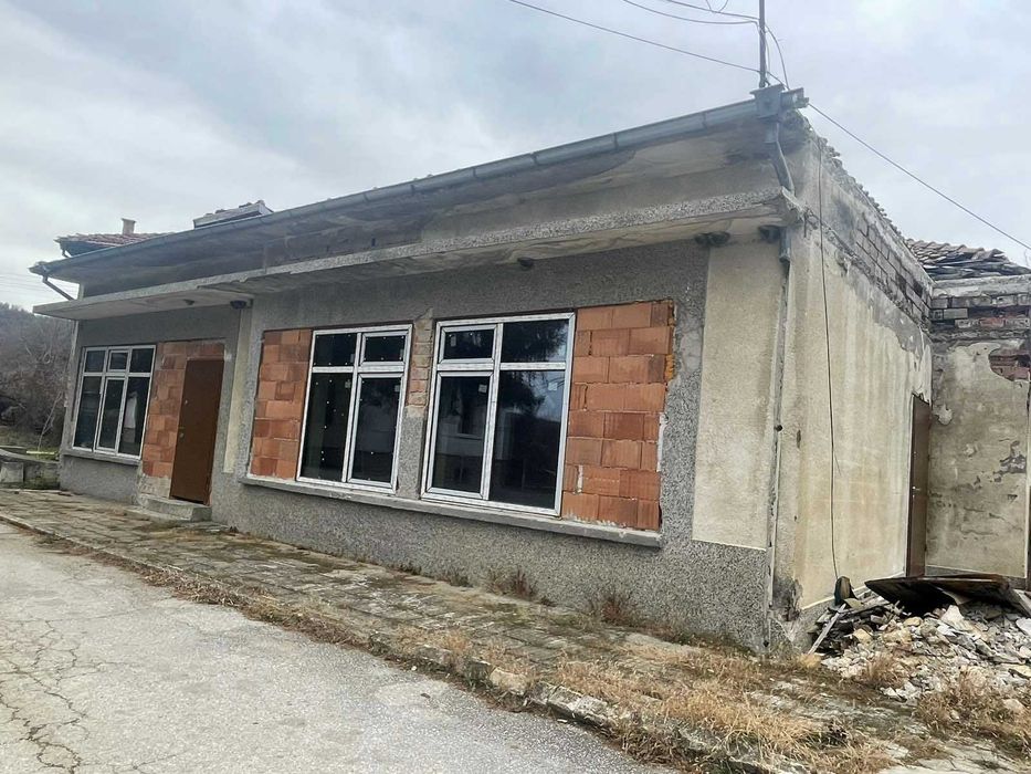 Продава се Къща в Поморие - 290 кв.м за 242 €/кв.м - Снимка #1