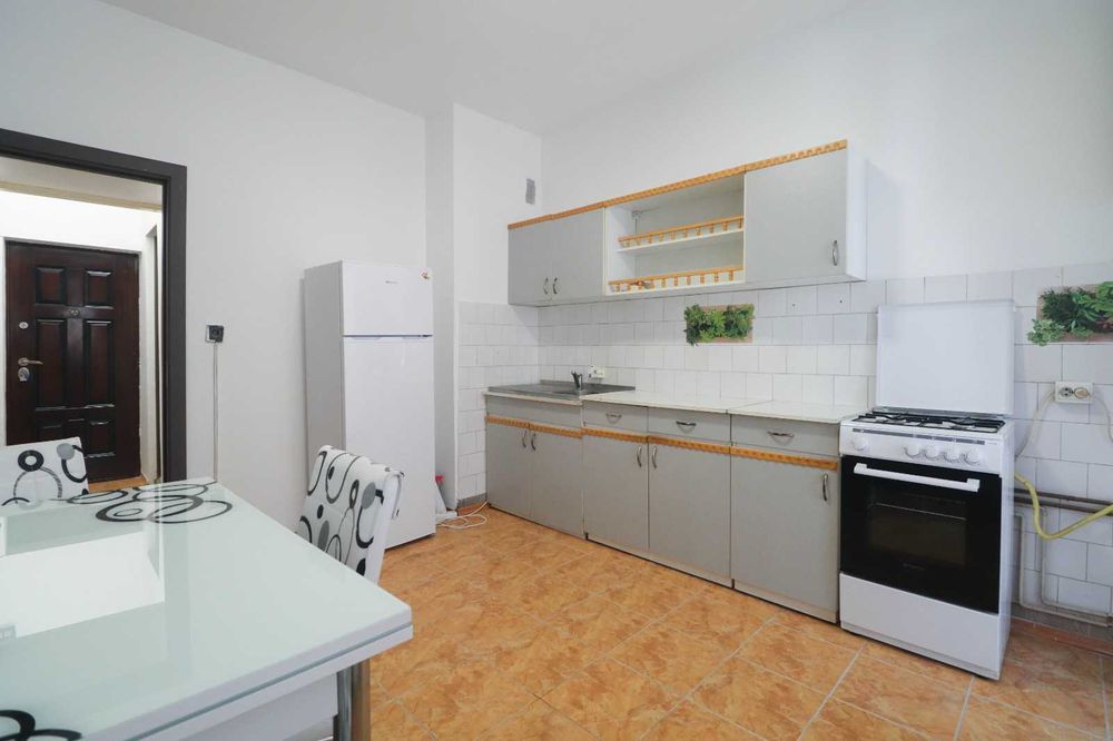 Închiriez apartament cu o cameră pe strada Maramureșului