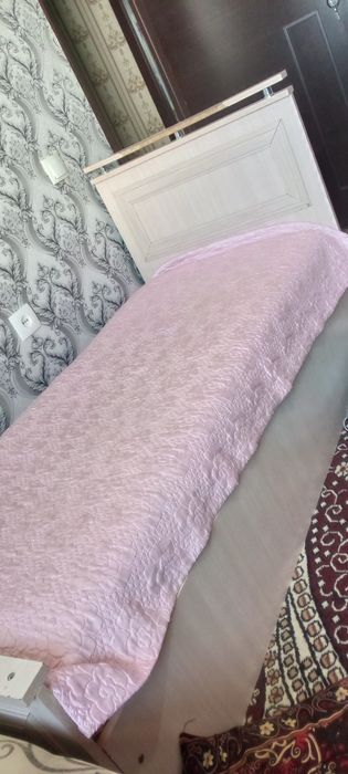 yumshoq mebel kravat sotiladi