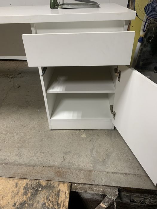 Продам стол Икеа покупался за 120 тыщ