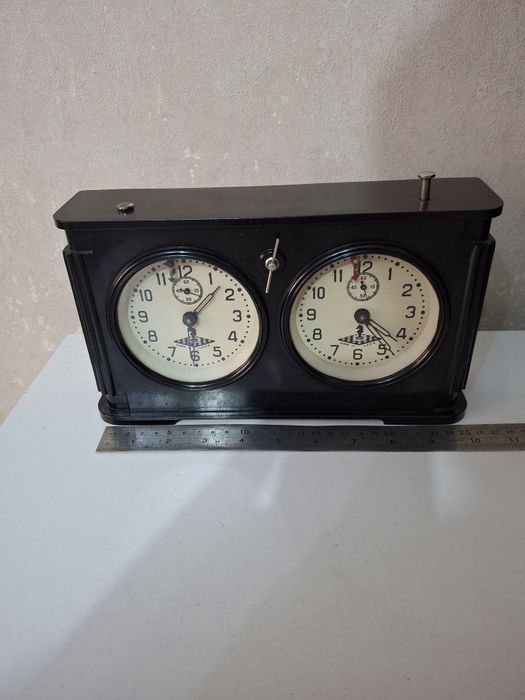 Винтажный шахматный часы